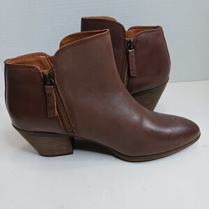 Frye Women's size 8M Leather Double Zip Ankle Boot